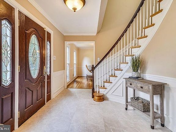 5th image of 3409 Lyrac St