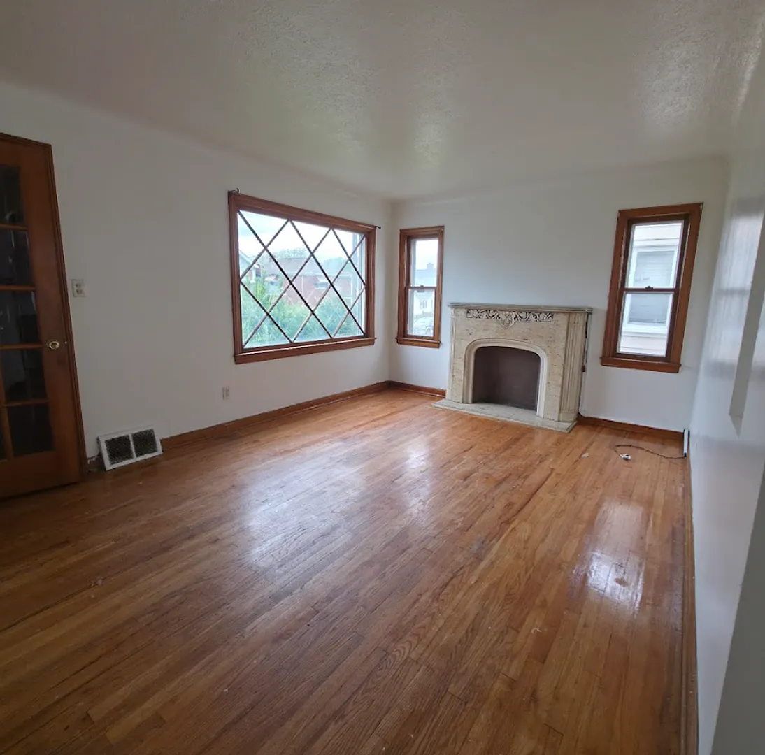 Building Photo - 4935 E 86th St