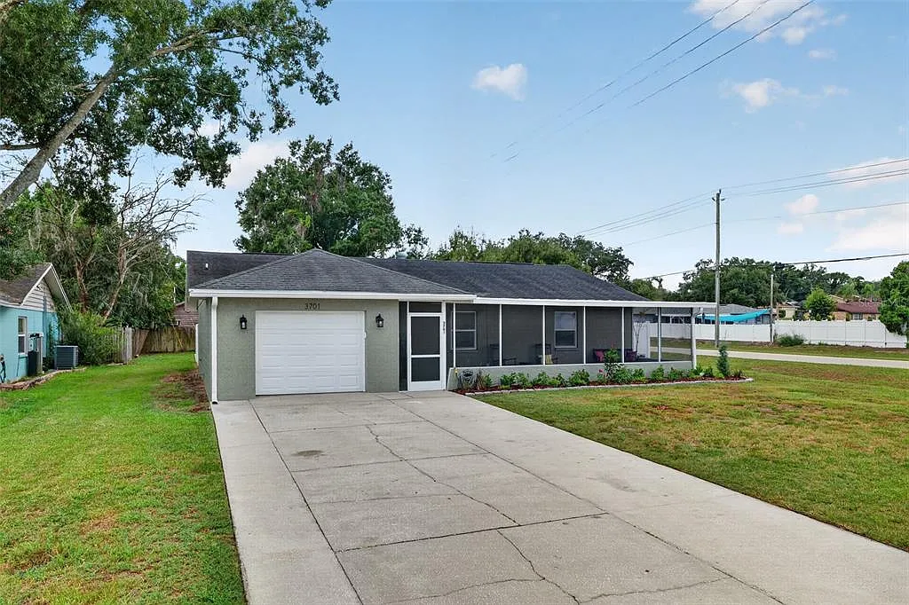 3 bed, 2.0 bath, 1325 sqft, $2,250 — Photo 1