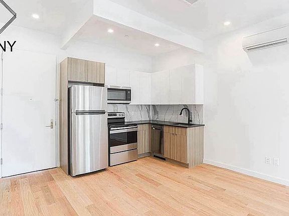 2nd image of 350 Rutland Rd #4R