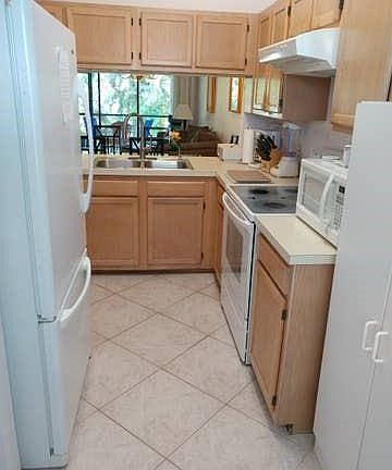 5th image of 489 Tallwood St Unit B3
