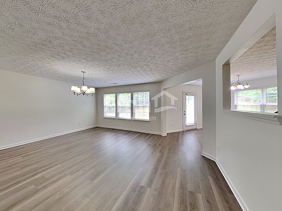 5th image of 639 Stonecrest Dr