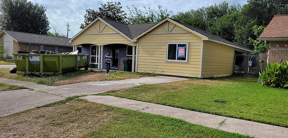 1st image of 3810 Newton Dr