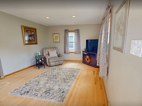 2nd image of 10749 S Kedzie Ave