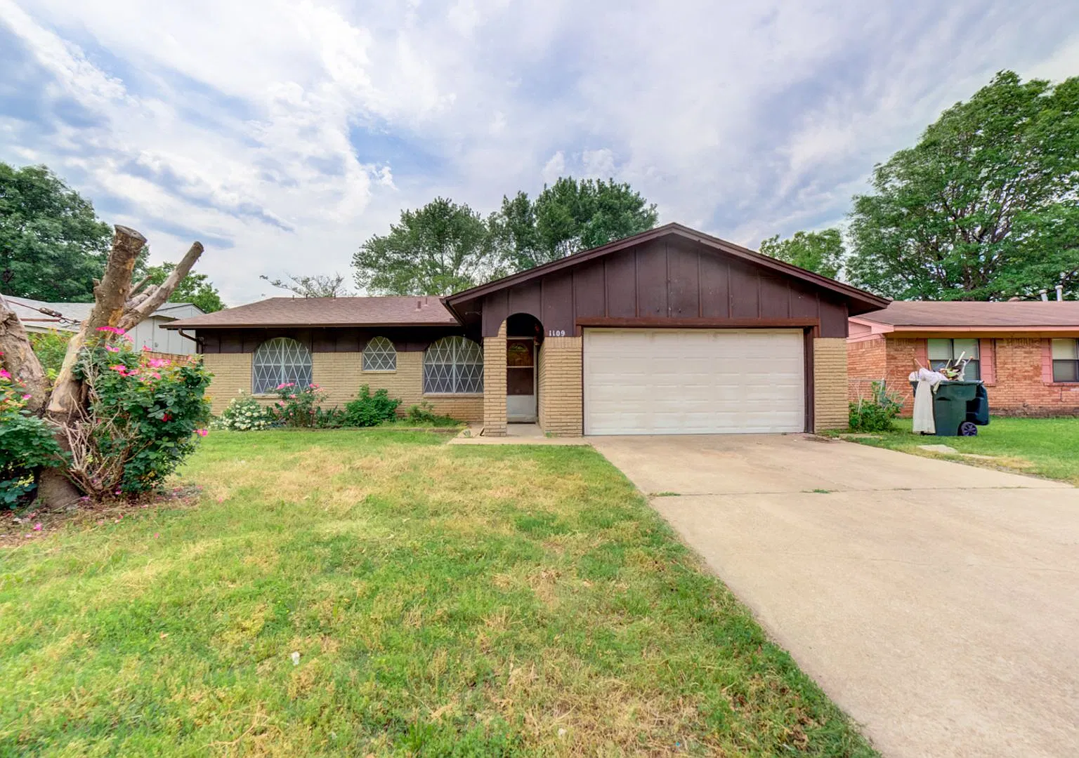 3 Bed | 1.5 Bath in Claremore! — Photo 1