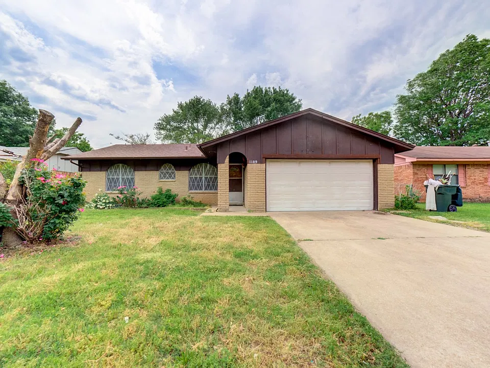 1109 W 14th Pl