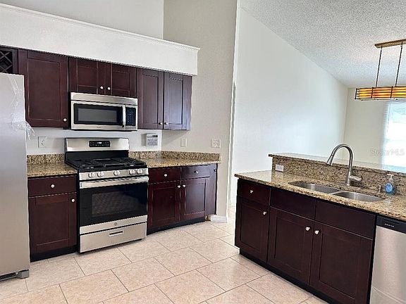 5th image of 3410 Fox Ridge St