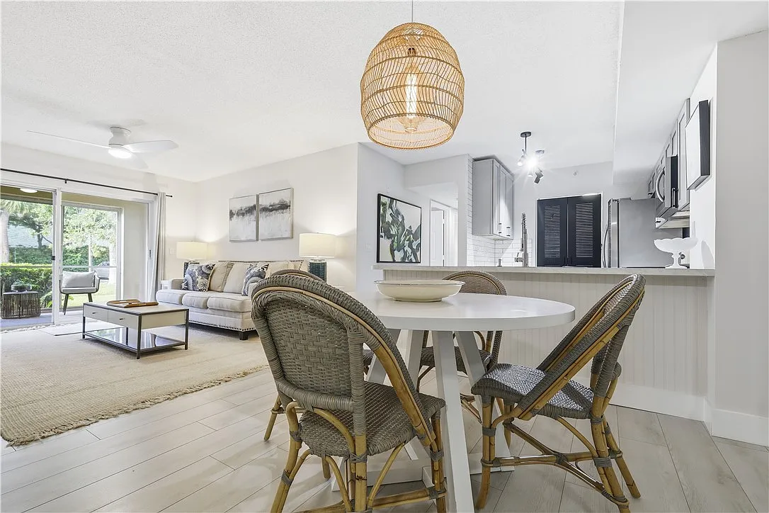 3 bed, 1329 sqft, $2,200 — Photo 4