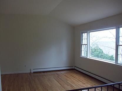 3rd image of 35 Circle Dr