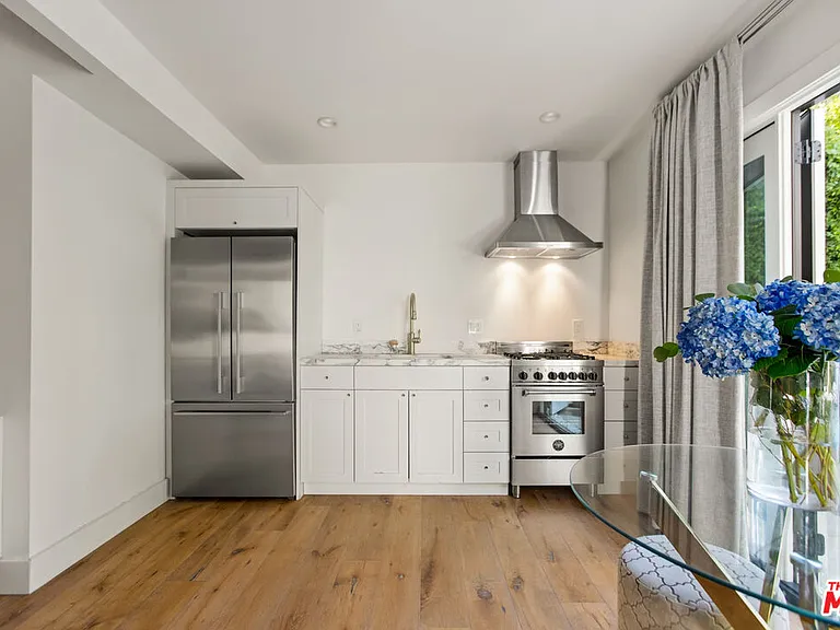 327 N Edinburgh Ave — Photo 16