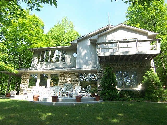 On 500 Acre Lamb Lake