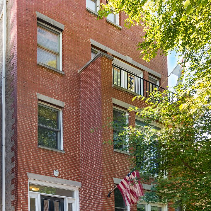 1st image of 1511 W Oakdale Ave #3