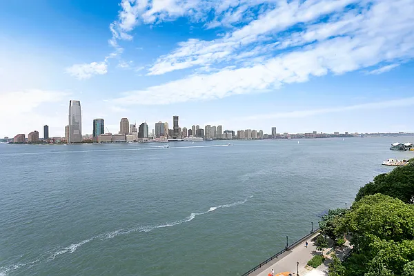 Rented by Compass | media 12