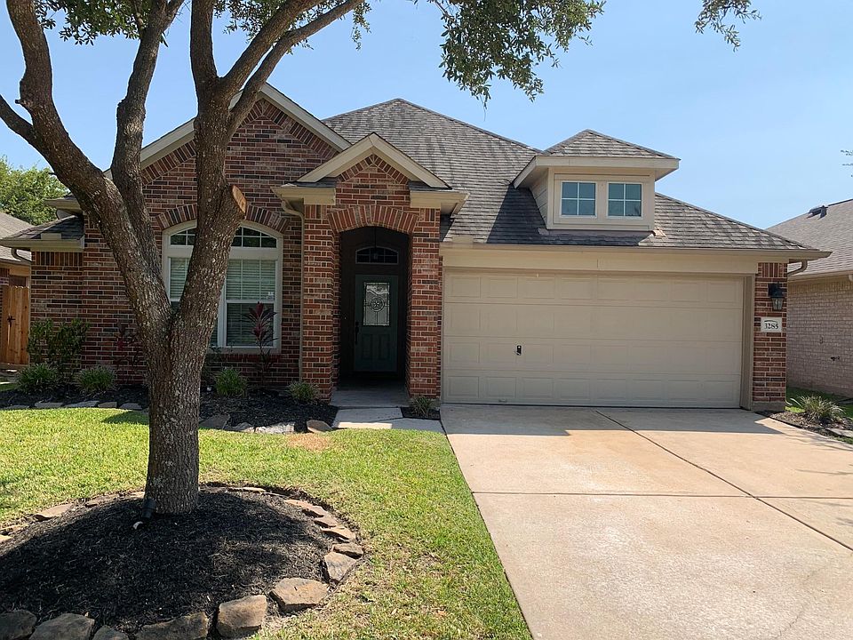 3285 Gladewater Lane