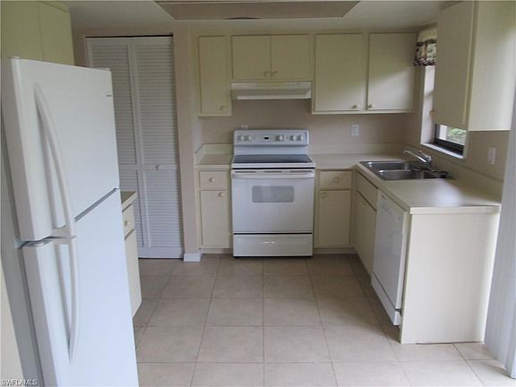 4th image of 301 SE 7th St