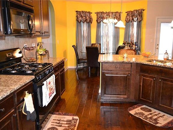 3rd image of 940 Prather Ct