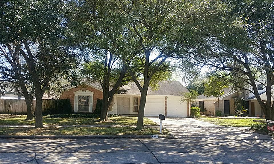 1st image of 4822 Gleneagles Dr