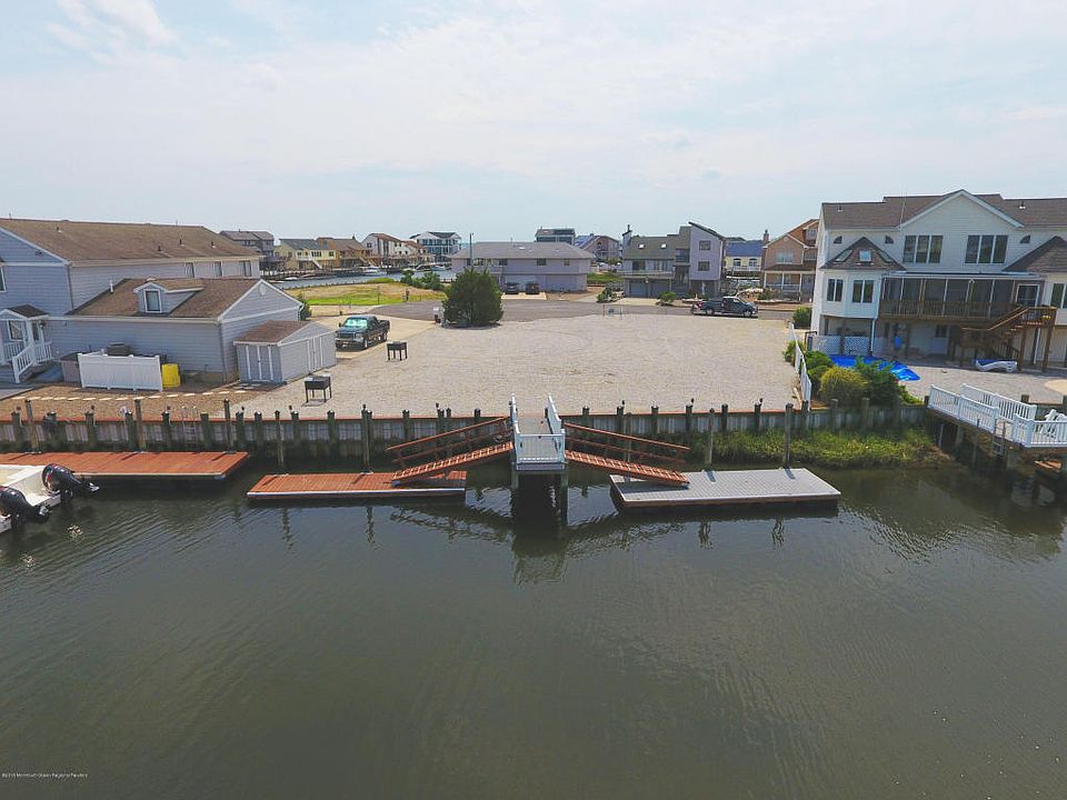 1st image of 51 Kentucky Dr