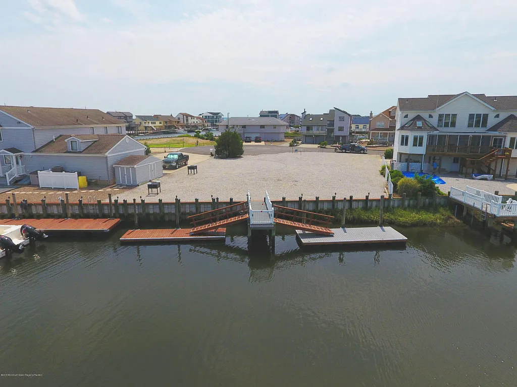 51 Kentucky Dr photo 1