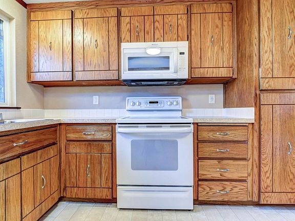 4th image of 5918 96th St NE