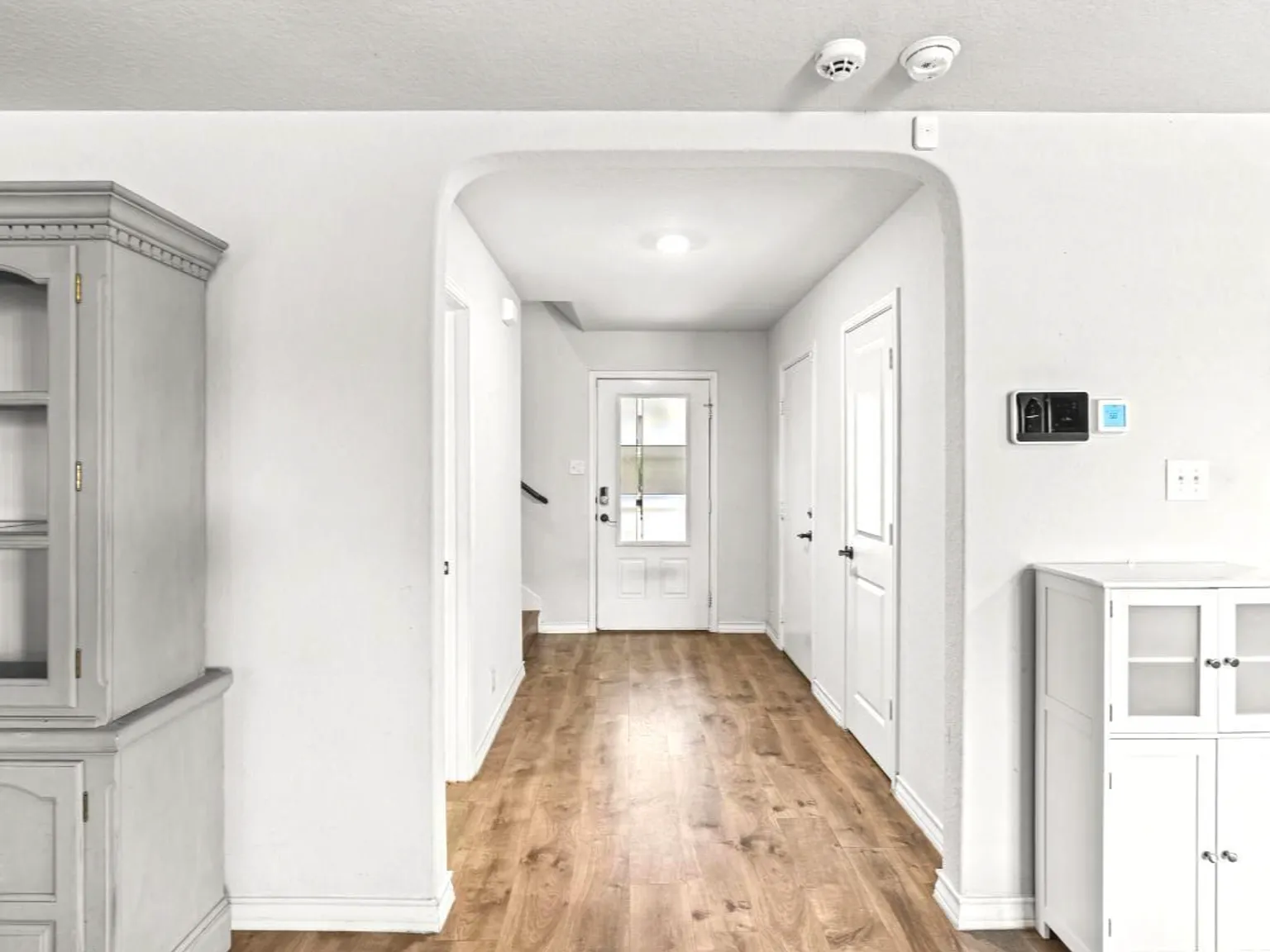 3 bed, 2.5 bath, 2241 sqft, $2,000 — Photo 4