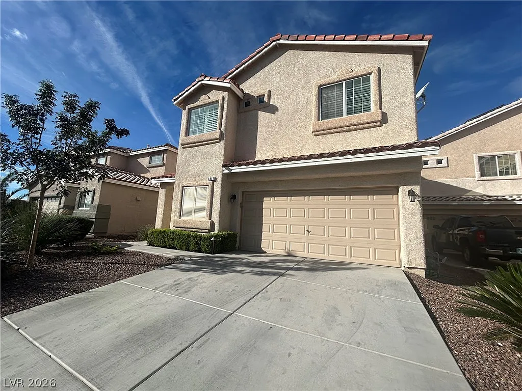 3 bed, 2.5 bath, 1866 sqft, $1,950 — Photo 2