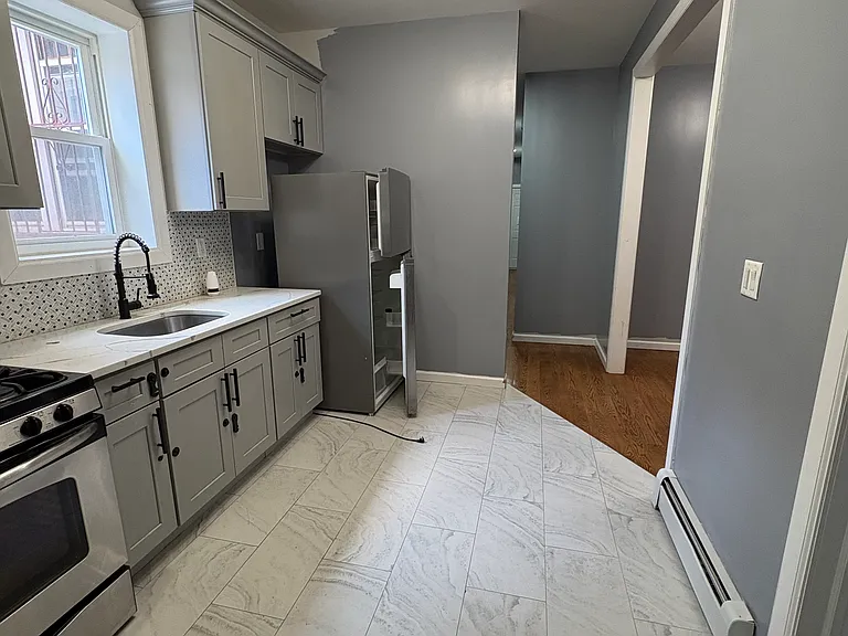 Palisade Pl — Photo 1