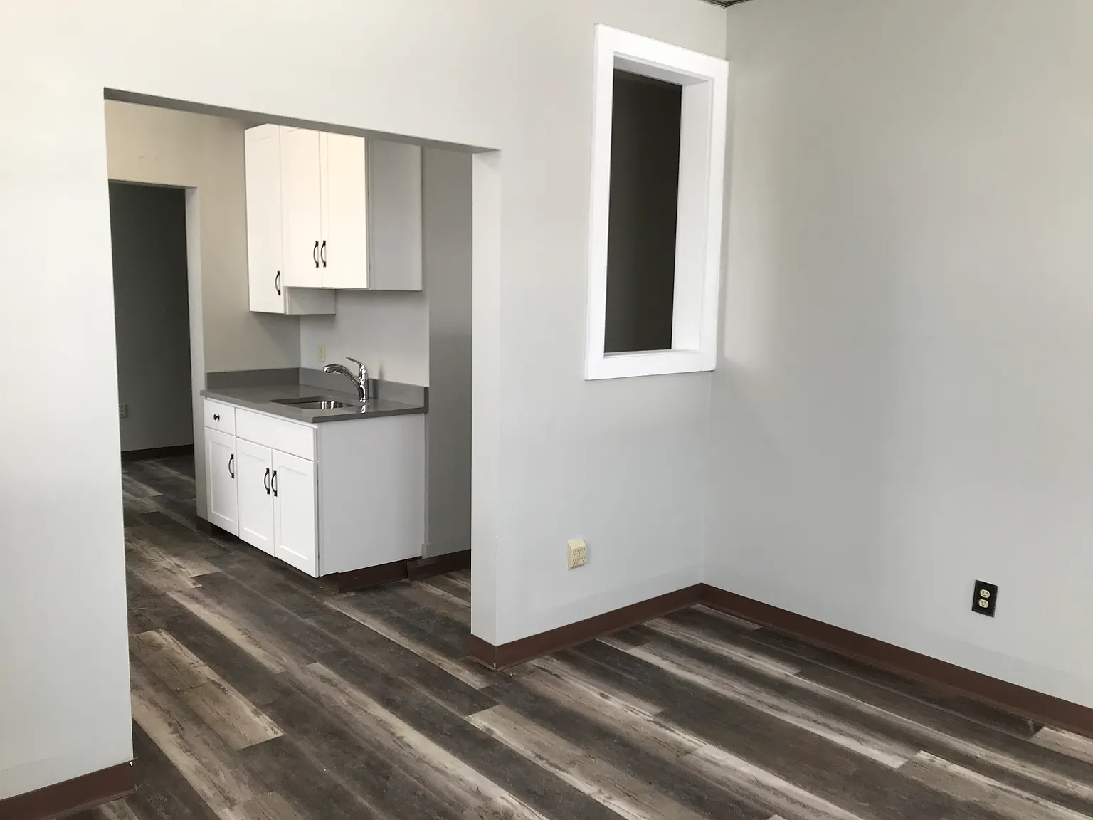 1 bed, 800 sqft, $995 — Photo 2