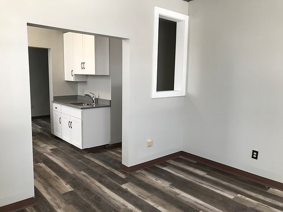 2nd image of 26 Maple St #5