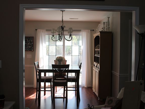 3rd image of 746 Morningside Dr
