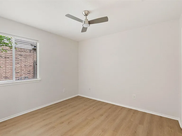 437 Sweet Leaf Ln — Photo 21