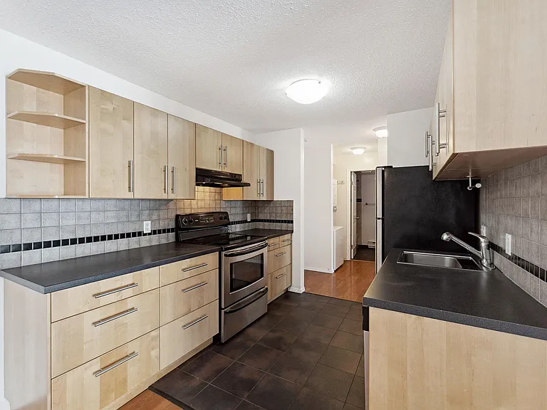 777 W 7th Ave #205 — Photo 7