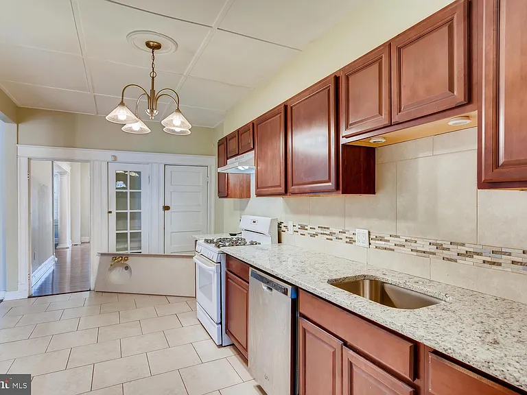 3610 Greenmount Ave — Photo 9