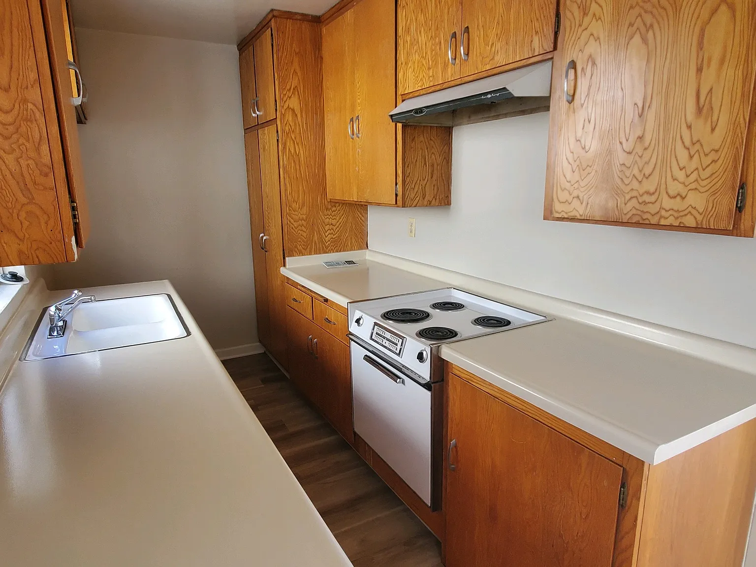 2100 Artesia Blvd — Photo 4