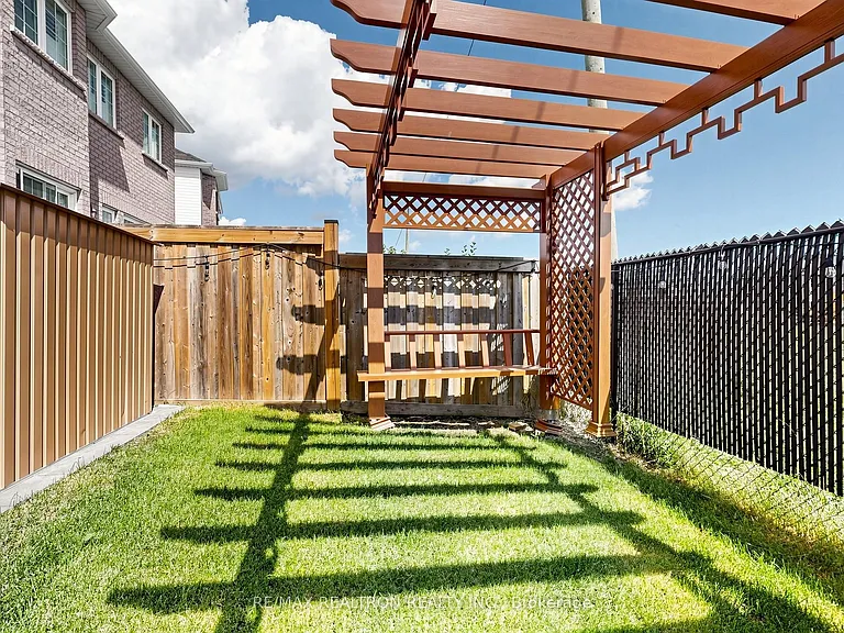 59 Jevons Dr — Photo 40