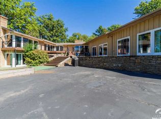 5041 SW 23rd St, Topeka, KS 66614