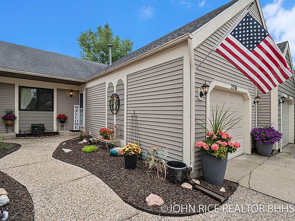 2nd image of 2538 Bridgeport Ln SE #14