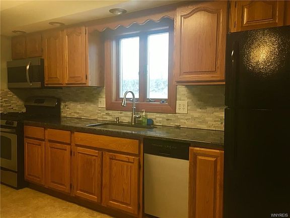 3rd image of 279 Kirkwood Dr