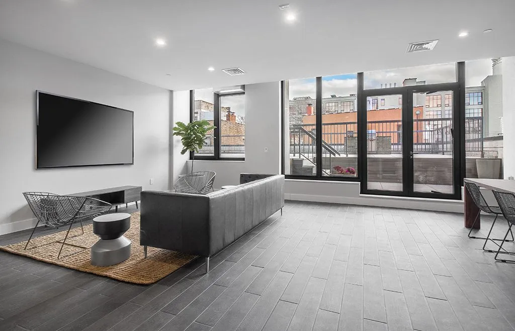 licさん専用 AXIS LIC at 36-27 31st Street in Long Island City : Sales
