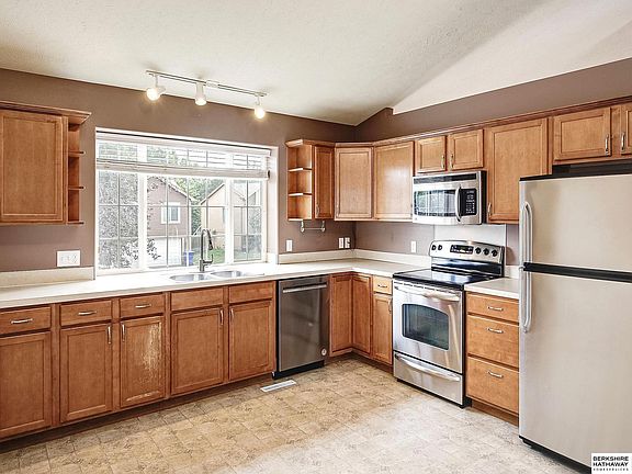 5th image of 7382 N 77th St