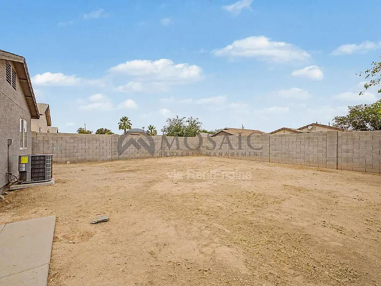 1004 E Cowboy Cove Trl — Photo 21