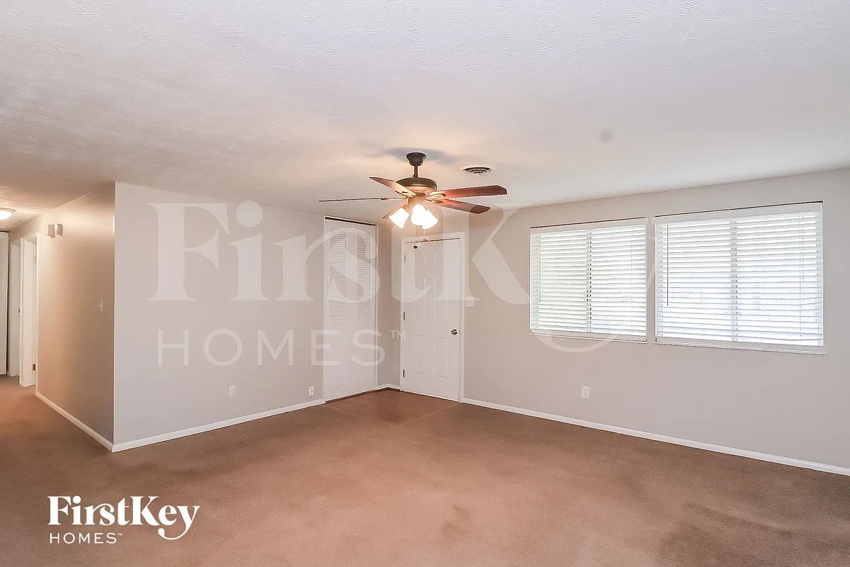 Building Photo - 4788 N Cir