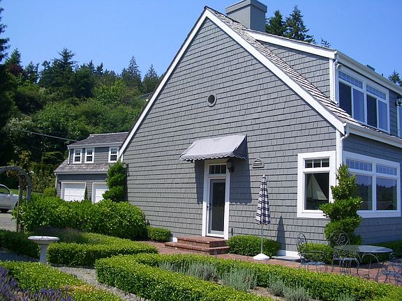 4th image of 3822 Point White Dr NE