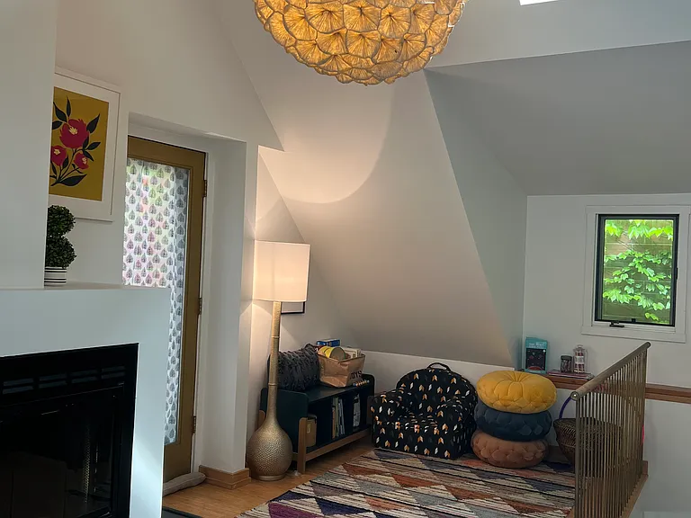 1635 N Wolcott Ave — Photo 31