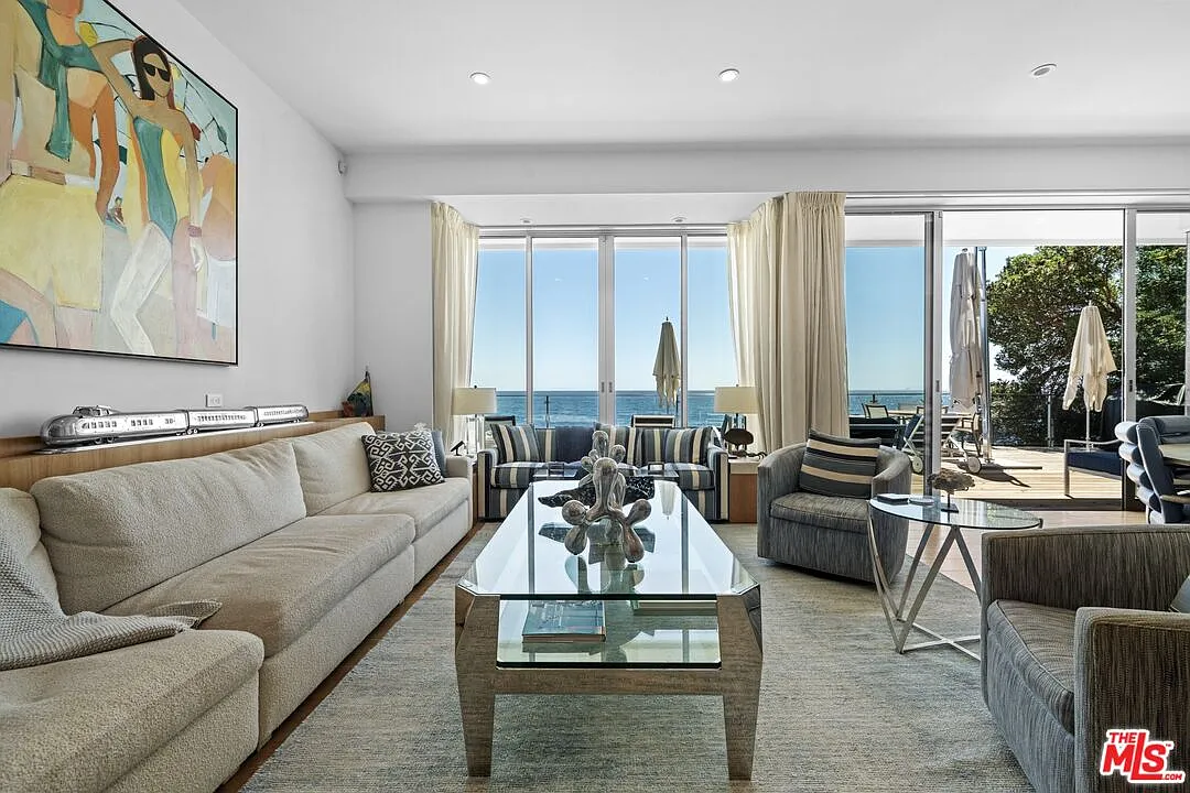 4 bed, 5.0 bath, 4600 sqft, $65,000 — Photo 4