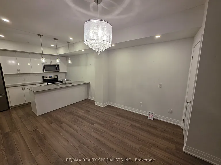 1206 Main St E #106 — Photo 4