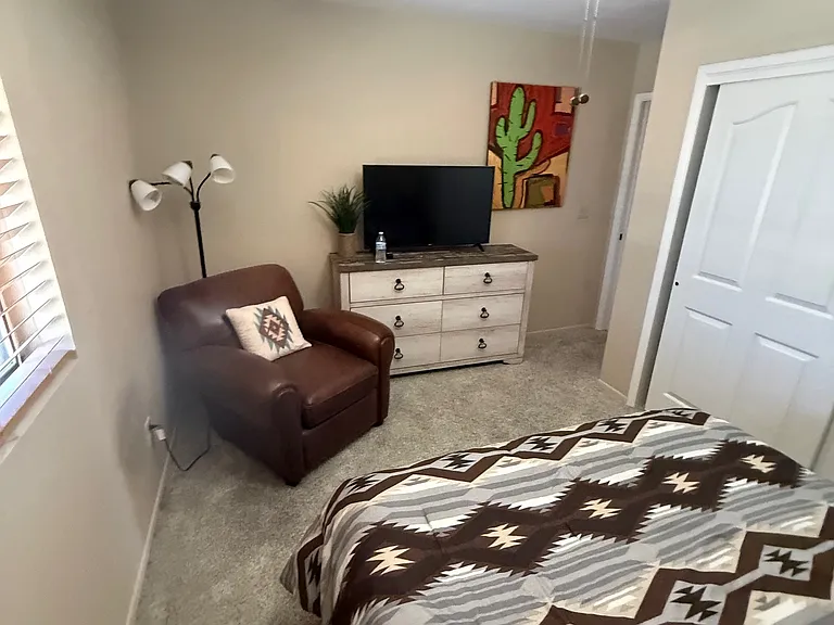 1163 E Manor Dr — Photo 9