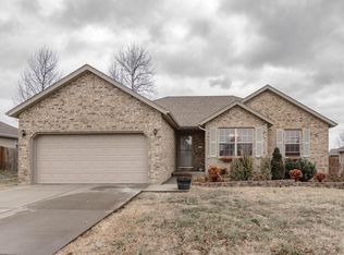 113 W Trail Point Dr, Nixa, MO 65714