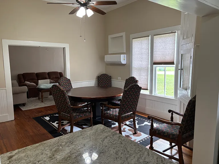 413 N Pecan St — Photo 22
