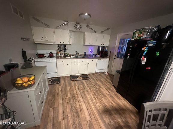 3rd image of 6725 S Downing Ave